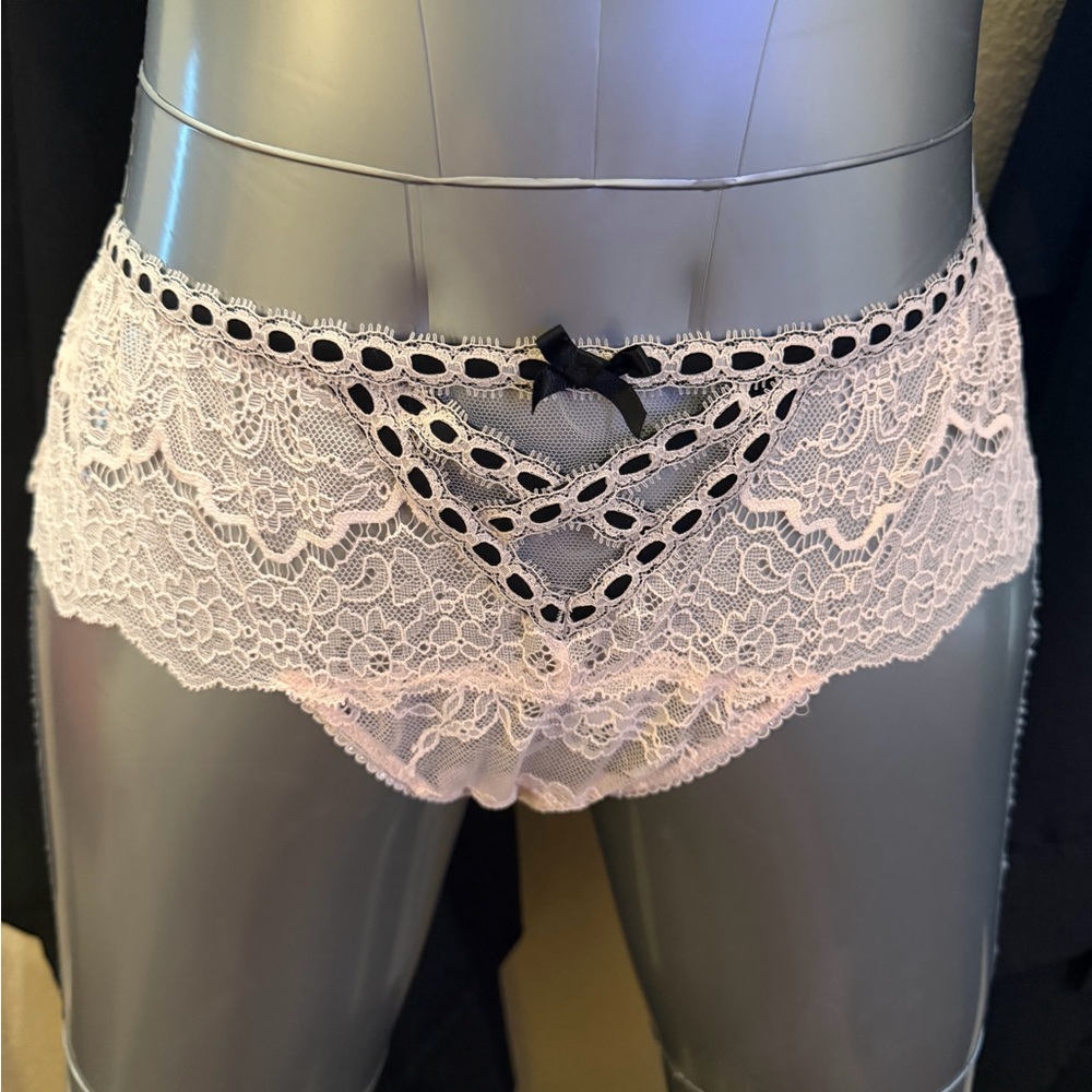 Victoria's Secret Dream Angel’s Blush Ribbon Lined Lace Demi and Thong Set - Picture 5 of 11